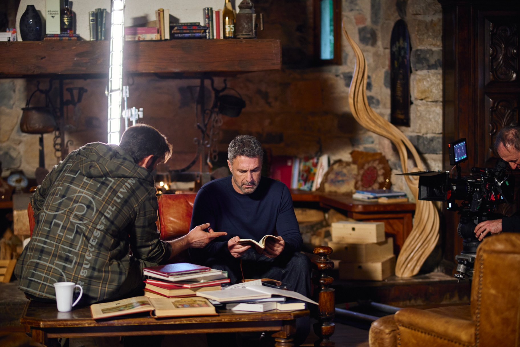 Eriadorfilm — director rehearsing a scene with an actor